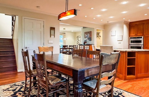Labadie House | Pointer Haus | Dog Friendly, near Purina Farms, WashMO, Wedding venues
