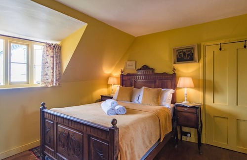 Adisham Cottage | Pond Cottage - 5 bedroom holiday home, lovely gardens