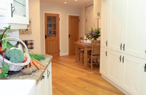Brantingham House | Pond View Cottage