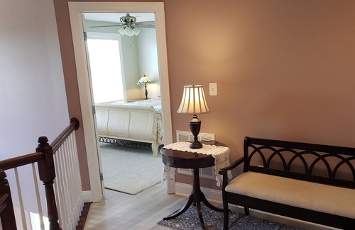 Ridgeway House | Pond View Room