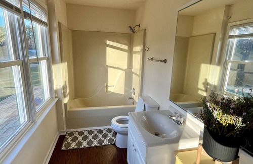 Wyndham House | Pondside House on 15 acres.