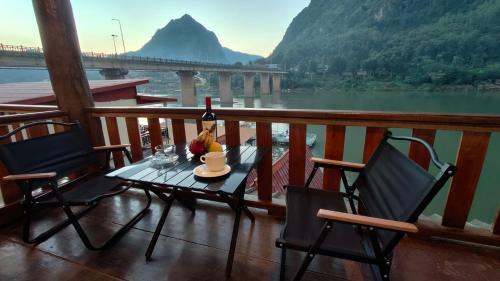 Nong Khiaw House | Pont Inn Nong Khiaw