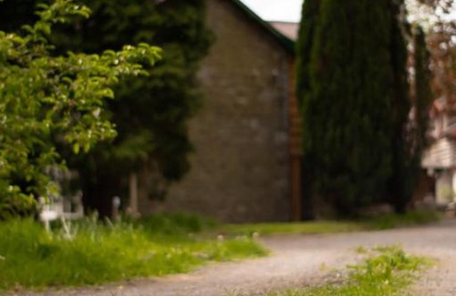 Ammanford Bed & Breakfast | Pontyclerc Farm House Bed and Breakfast