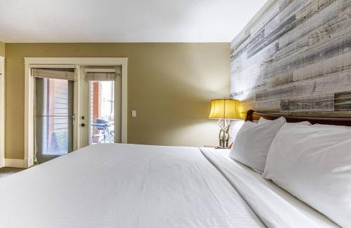 Canmore Apartment | Pooches Paradise - Pet Friendly Hot Tub & Pool