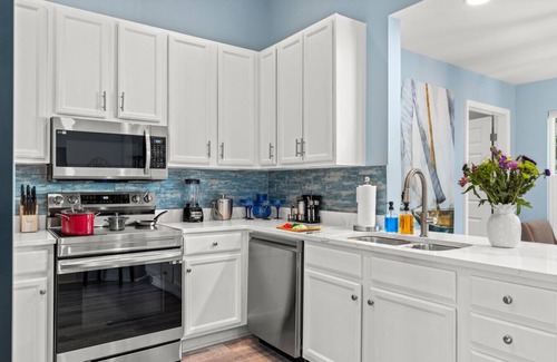 Clipper Cove Cottage | Pool, 4 min walk to Crystal Beach, Luxe home!