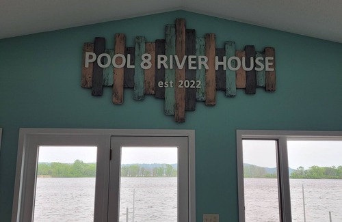Brownsville Cottage | Pool 8 River House , A Couples' Retreat!