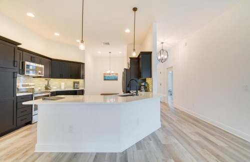 Okahumpka House | Pool Access and Screened Patio Home in The Villages