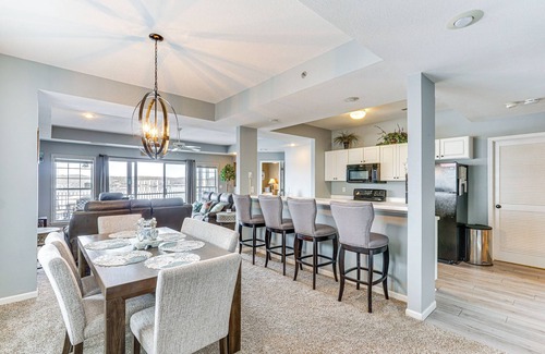 Lakeland Apartment | Pool Access at Waterfront Lake Ozarks Rental!