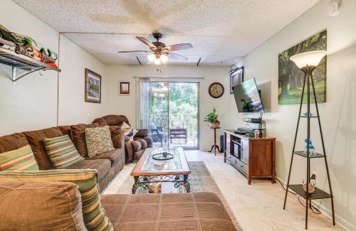 Mary Esther Apartment | Pool and Beach Access Lovely Mary Esther Condo!