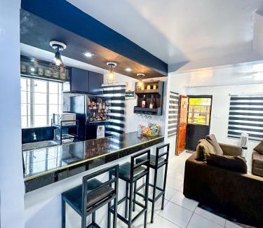 Mariveles House | Pool and Pillows