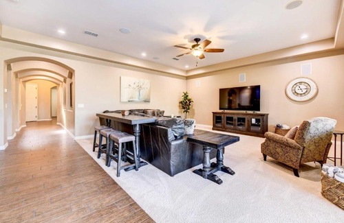 Queen Creek House | Pool, BBQ and Bar Family Home in Queen Creek