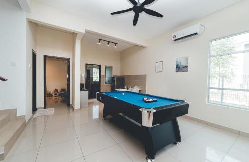 Masai House | POOL & BBQ The Corner House Ayera Homestay 14pax