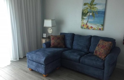 Indialantic By The Sea Resort | Pool & Beach Getaway | Stunning Ocean Front Room Perfect for Ultimate Stay
