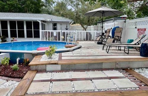 Bradenton House | Pool - Beach Supplies - Outdoor Shower - PingPong Table