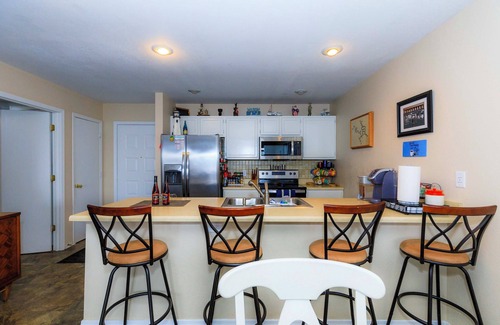 Lake Ozark Condo | Pool Days & Water Fun Await: Lake Ozark Escape!