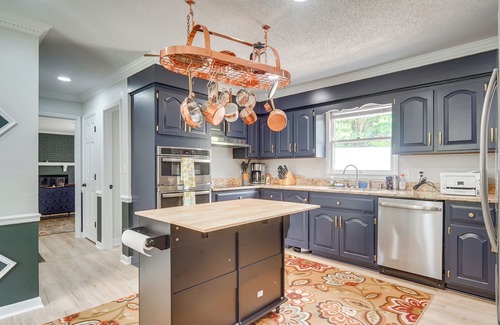 Westover House | Pool & Game Room: Family Retreat in Fayetteville