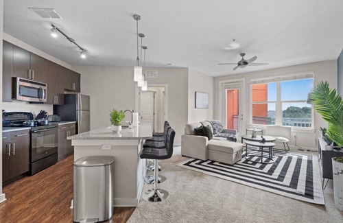 Courier City - Oscawana Apartment | Pool - Gym - FREE parking - Luxury King suite - 2