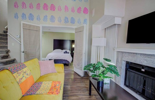 Florida Central Atlantic Coast Apartment | Pool & Gym—Mins Away to Orlando’s Top Attractions!
