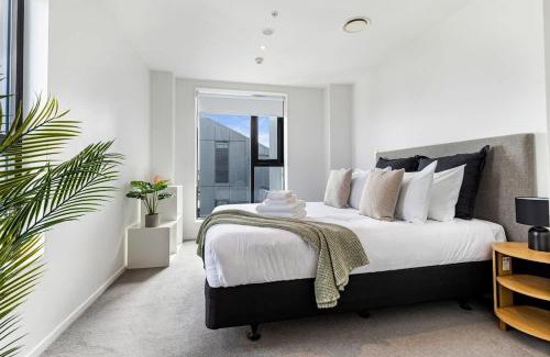 Auckland Central Business District Apartment | Pool, Gym & Modern 2BR Sky Tower View Zodiak Stays