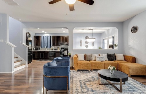 Southside House | POOL HAPPY HOME near Lackland & Downtown