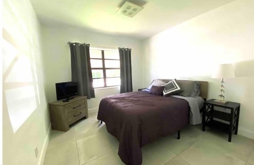 Park East House | Pool Home Close to Beach Hard Rock Casino Pets OK