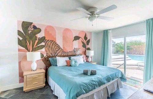 Spring Valley House | Pool & Hot Tub! Centrally Located, Less Than 3 Miles to The Strip!