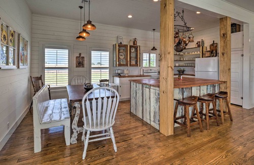 Schulenburg House | Pool, Hot Tub & Game Room: Schulenburg Retreat
