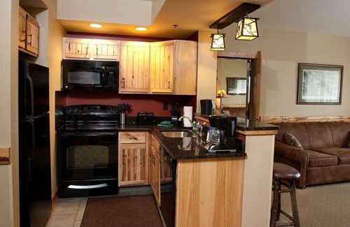 Blodgett Mills Condo | Pool, Hot Tub, Gym | On-Site Waterpark & Spa