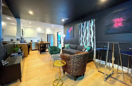 MLK House | Pool & Hot Tub + Lawn Games - 6min drive to 6th St