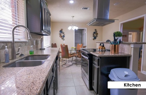 Mission Bend House | Pool house - 25 mins from downtown