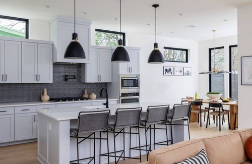 Hyde Park House | Pool, King Beds, Loft | The Frederick - Portoro