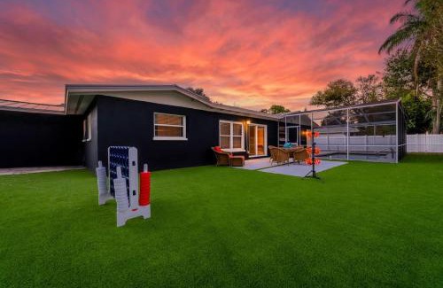 Arlington Park House | Pool - Near Beach - Outdoor Games for Family - Close to DT