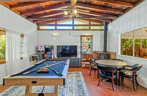 Kenwood House | Pool Paradise in Wine Country!