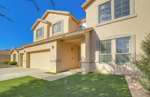 San Tan Valley House | Pool & Patio: San Tan Valley Getaway!