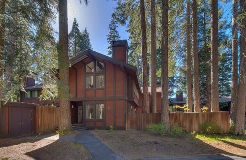 Comstock Acres House | Pool|Pier|Beach|Tennis|Pickleball|Walk to Town