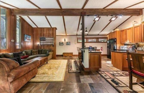 Tahoe Tavern House | Pool|Pier|Beach|Tennis|Pickleball|Walk to Town