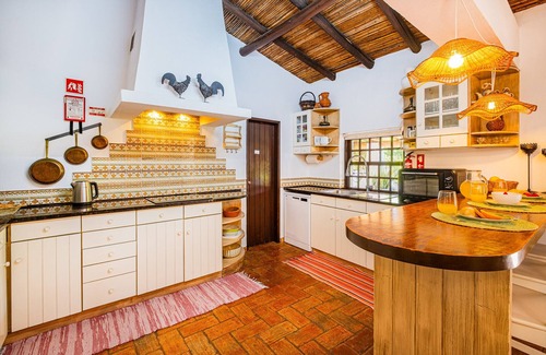 Guia Villa | Pool, Private Annex & BBQ – Albufeira