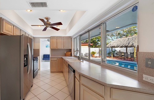Cypress Lakes House | Pool Retreat Near Beach! Great For Groups