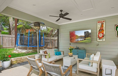 Tarrytown House | Pool & Spa in Tarrytown: Bike/Walk to Downtown & Zilker Park