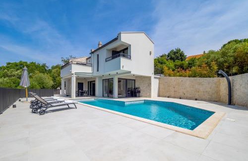 Risika Villa | Pool Villa Greta Krk - Happy Rentals