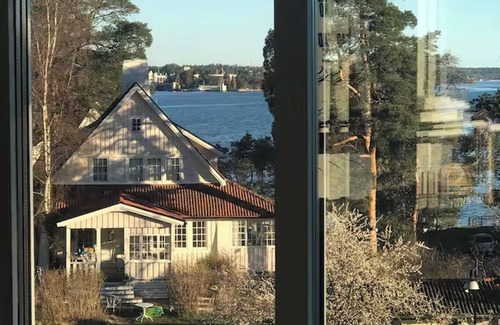 Saltsjobaden Villa | Pool villa in a stunning archipelago setting with magical sunsets in the summer