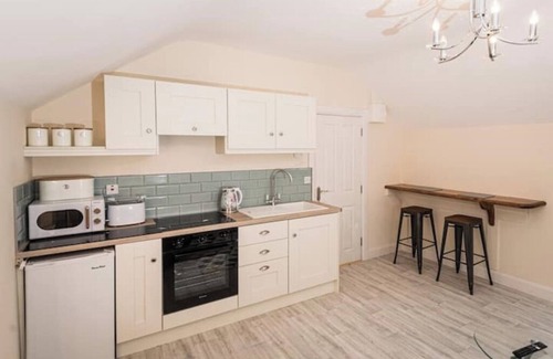 Clonakilty Cottage | Poolside Apartmentnn