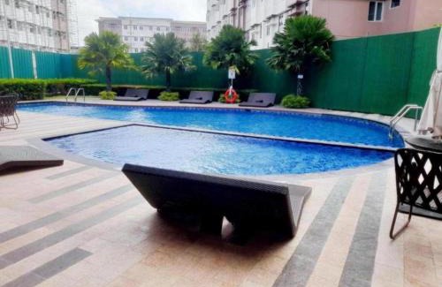 Marilao Apartment | Poolside Apartment - Sleeps 4 Ac & Hot Shower