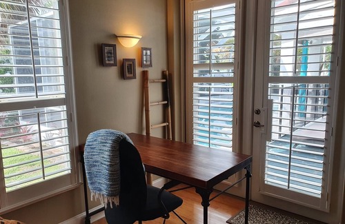 Marineland Acres House | Poolside Beach Living