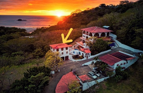 San Juan del Sur Cabin | Poolside Cabana by the Beach at Villa ViYarte