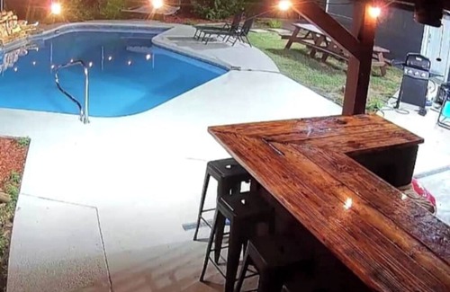 Grand Prairie House | Poolside Oasis. 13 Beds Bar Celebration Station!n