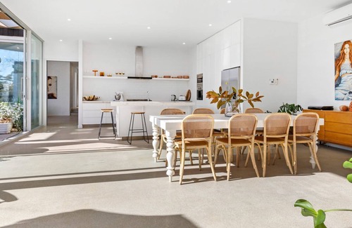 Mount Eliza House | POOLSIDE PARADISE - MOUNT ELIZA
