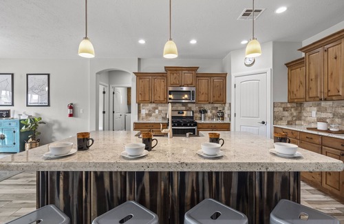La Verkin House | Poolside Paradise near Zion with Putting Green & Private Pool