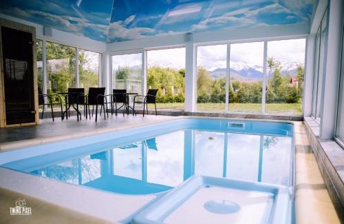 Avrig House | Popasul Montan - Piscina, Tenis & Vedere Munte