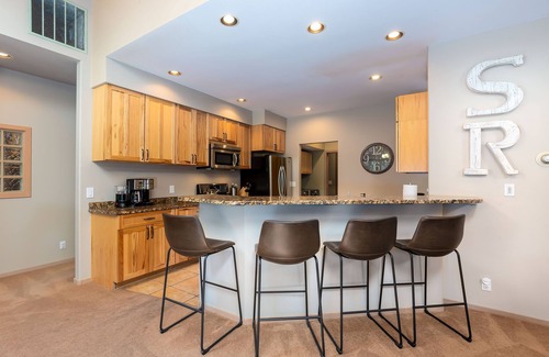 Deer Park House | POPL15-Contemporary Sunriver Getaway | AC, Hot Tub